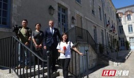 潍坊网红吃瓜事件视频曝光,视频曝光引发网友热议